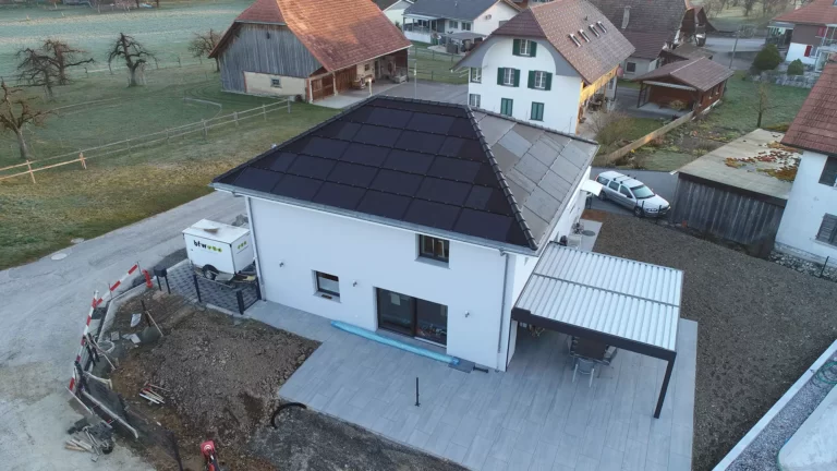 883_Solar-Indach-Messen-8-kWp-LEVEL-Megasol-Energie-AG-376-01