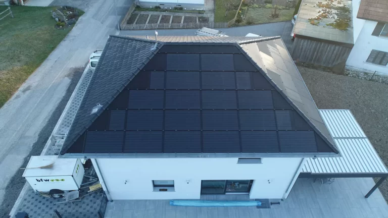 884_Solar-Indach-Messen-8-kWp-LEVEL-Megasol-Energie-AG-376-02