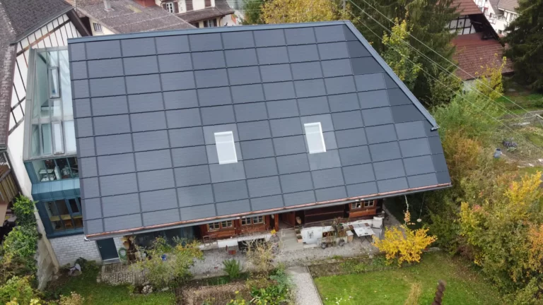 902_Solar-Indach-Koniz-27-kWp-LEVEL-Megasol-Energie-AG-382-02